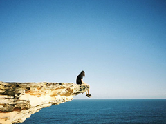 心好累了的傷感說(shuō)說(shuō)看完就想哭 愛情傷感說(shuō)說(shuō)心累了心情不好的說(shuō)說(shuō)