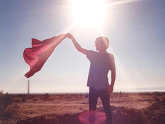 一瞬間心如刀絞的傷感說說 愛而不得的心累傷感說說2018