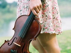 一個人深夜流淚的傷感說說 失戀了無法走出來的傷心說說