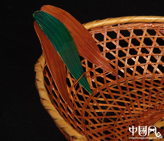 美觀精致的竹編動物造型藝術(shù)品