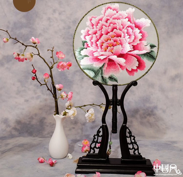 古典匠心啟航閱讀牡丹繡花手工刺繡團(tuán)扇