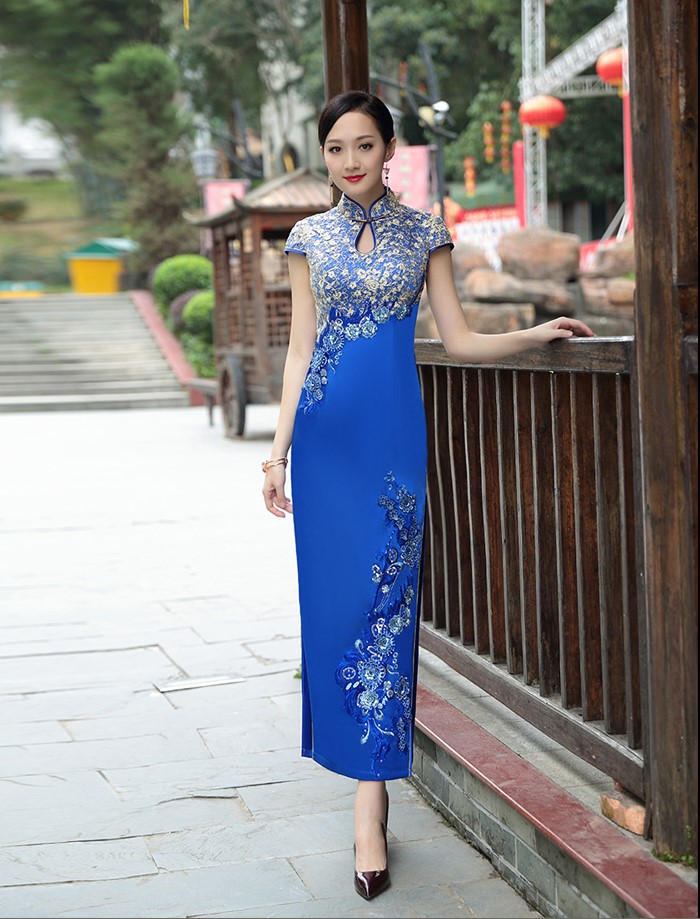 古典優(yōu)雅的藍色旗袍