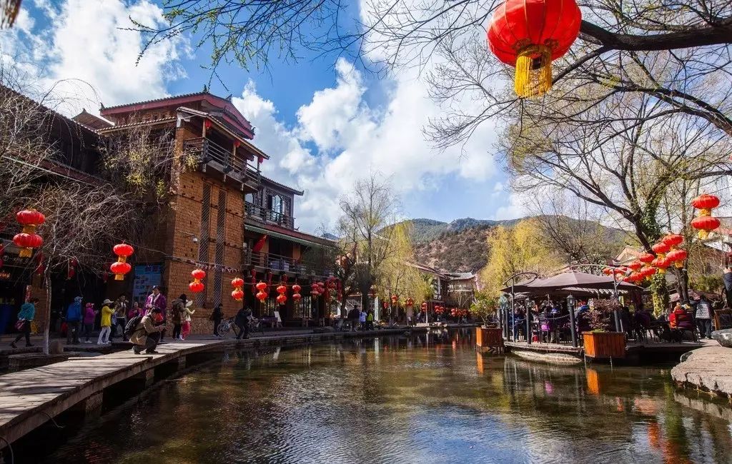 束河桃花塢，在茶馬古道浮生清閑陪父母慢慢變