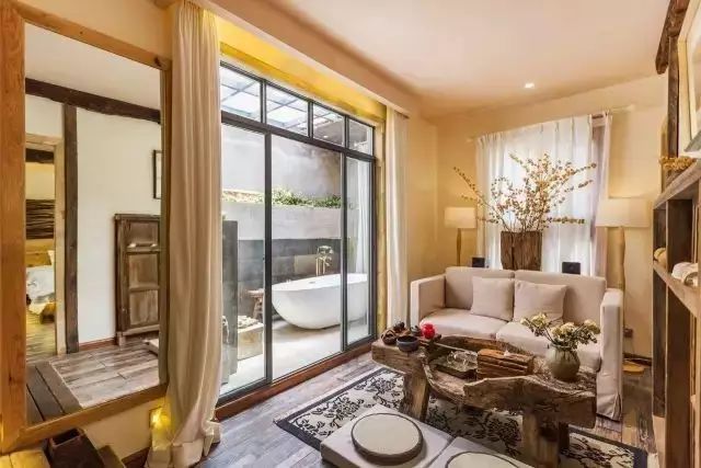 束河桃花塢，在茶馬古道浮生清閑陪父母慢慢變