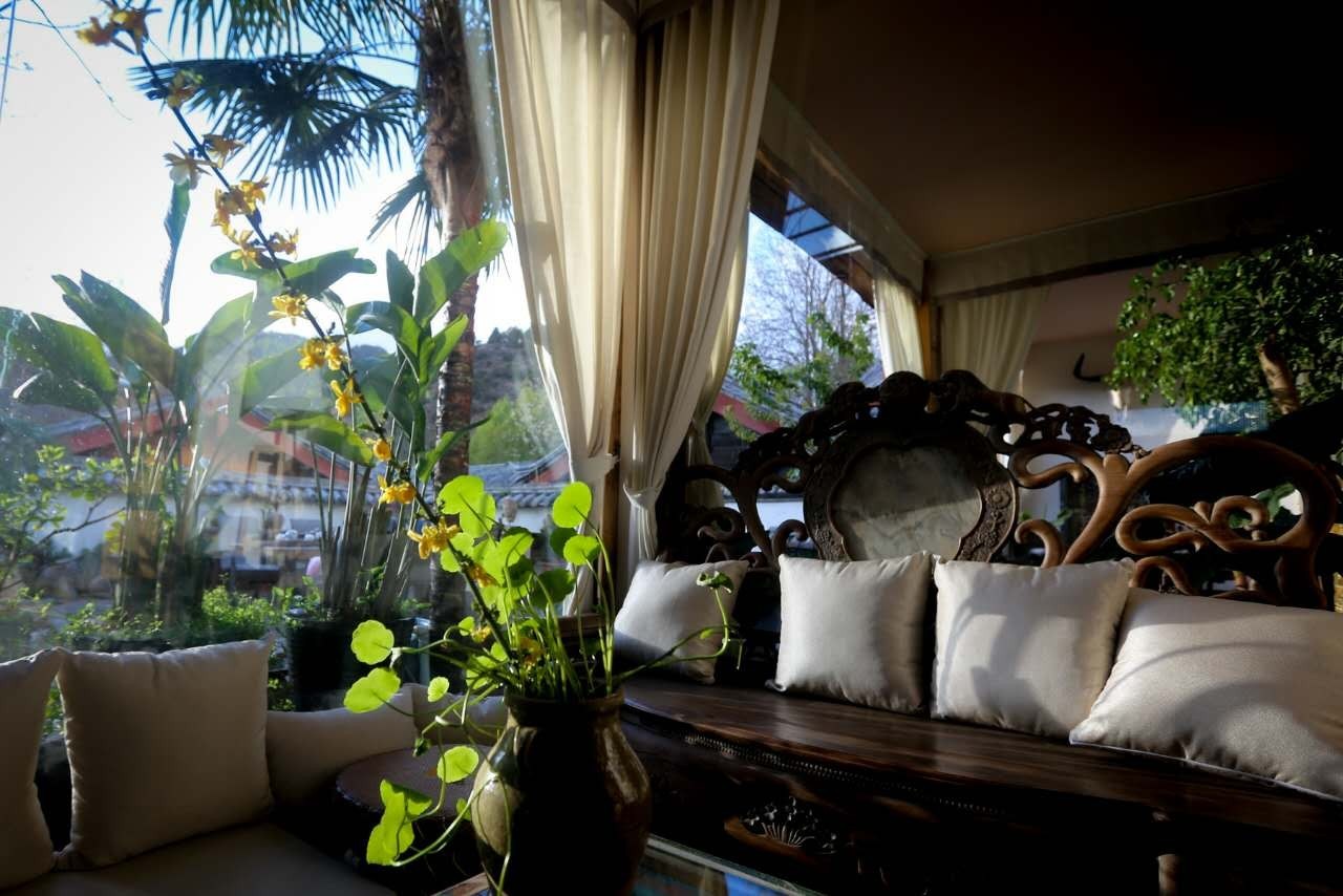 束河桃花塢，在茶馬古道浮生清閑陪父母慢慢變