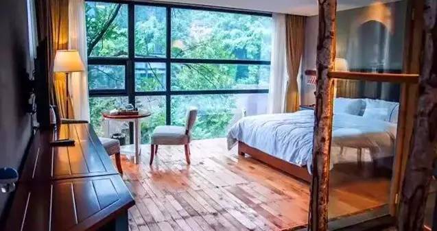 瓜洲云裳山村，春風(fēng)又綠江岸春