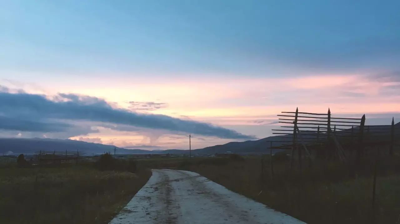 香格里拉薩洛頤度假酒店，以上帝視角看納帕海