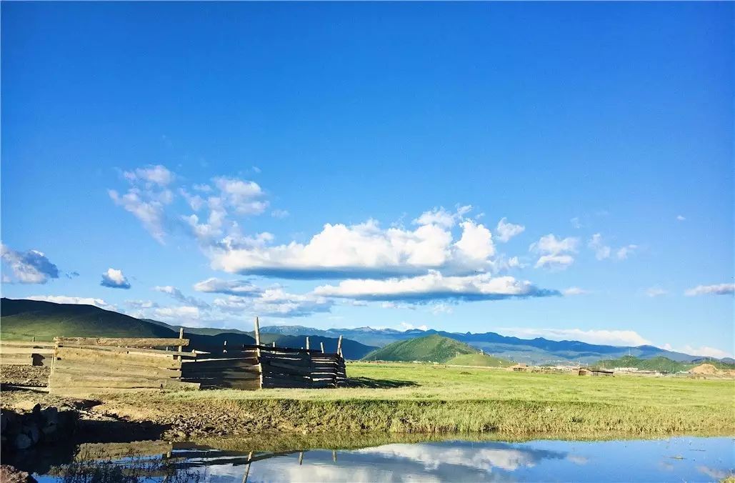 香格里拉薩洛頤度假酒店，以上帝視角看納帕海