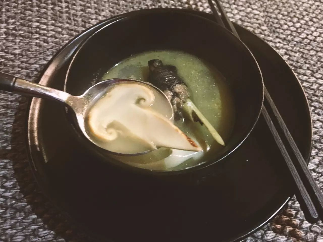 香格里拉薩洛頤度假酒店，以上帝視角看納帕海