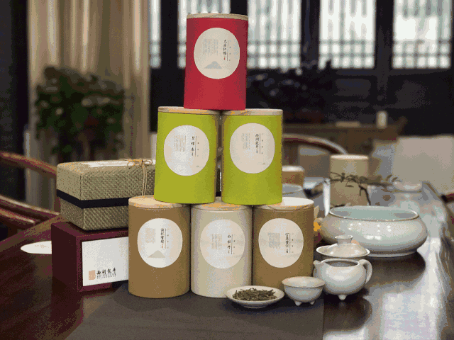 烏龍先生，用心做好茶發(fā)揚博大精深的茶文化