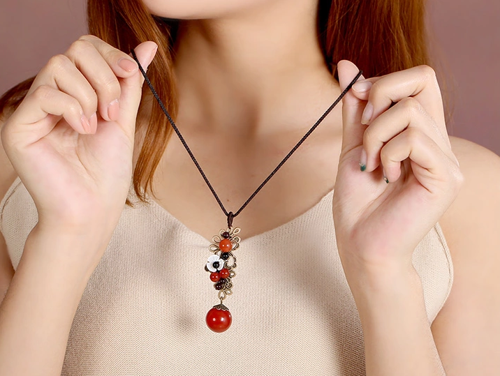 簡(jiǎn)約民族風(fēng)瑪瑙吊墜裝飾飾品項(xiàng)鏈