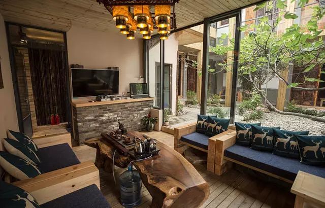 湖州嶺霧，在云霧之巔把自然搬進(jìn)屋內(nèi)