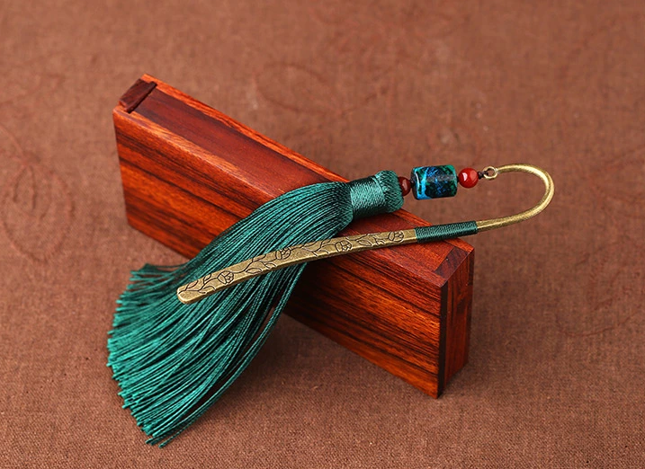 精美創(chuàng)意松石綠色流蘇古典書(shū)簽