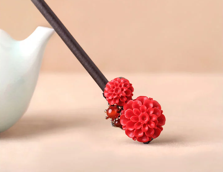 匠心啟航閱讀漆雕花朵民族風(fēng)紅色簪子新娘頭飾