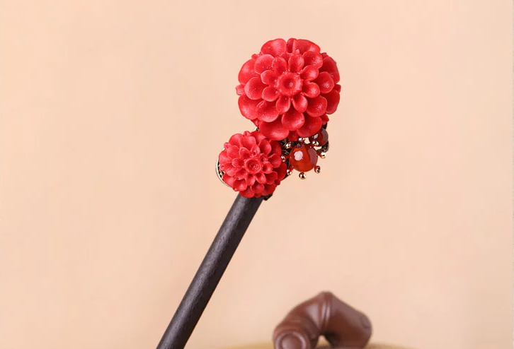 匠心啟航閱讀漆雕花朵民族風(fēng)紅色簪子新娘頭飾