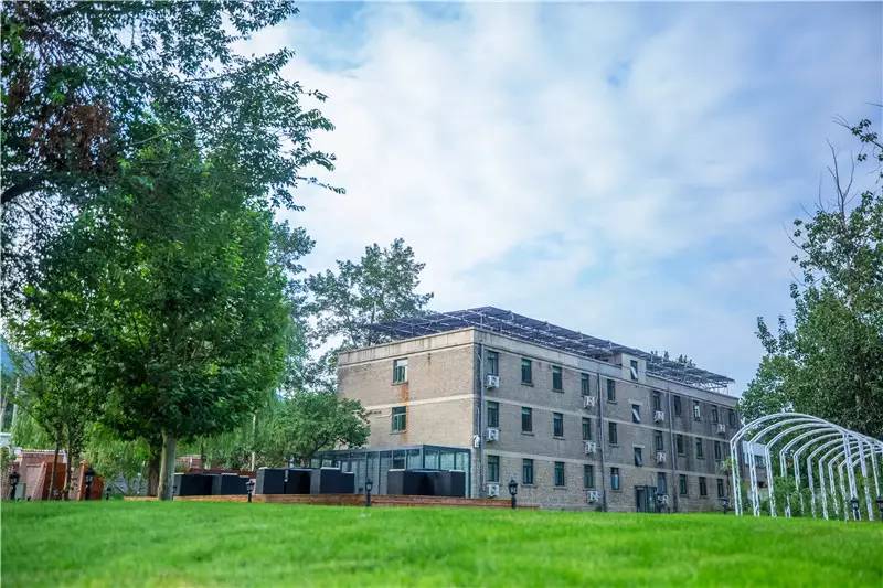 北京金岳臺溫泉酒店，承載著上個世紀的老磚樓