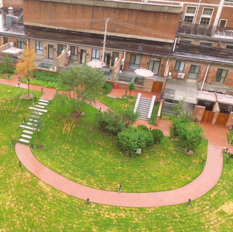 北京金岳臺溫泉酒店，承載著上個世紀的老磚樓