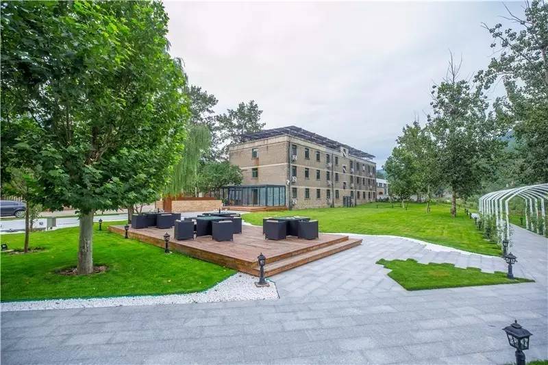 北京金岳臺溫泉酒店，承載著上個(gè)世紀(jì)的老磚樓