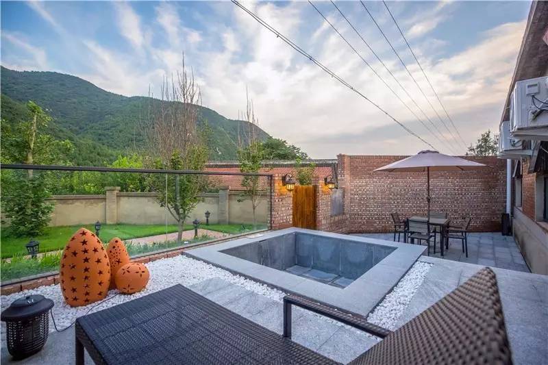 北京金岳臺溫泉酒店，承載著上個世紀的老磚樓