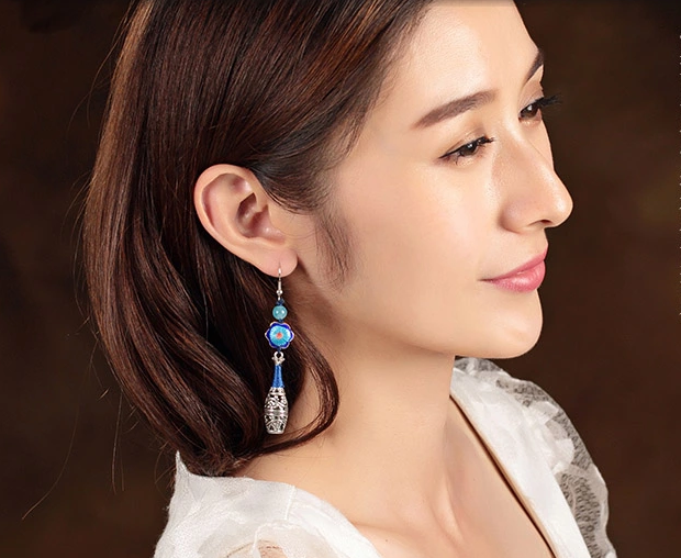 氣質(zhì)鏤空耳墜匠心啟航閱讀復(fù)古風(fēng)耳環(huán)首飾