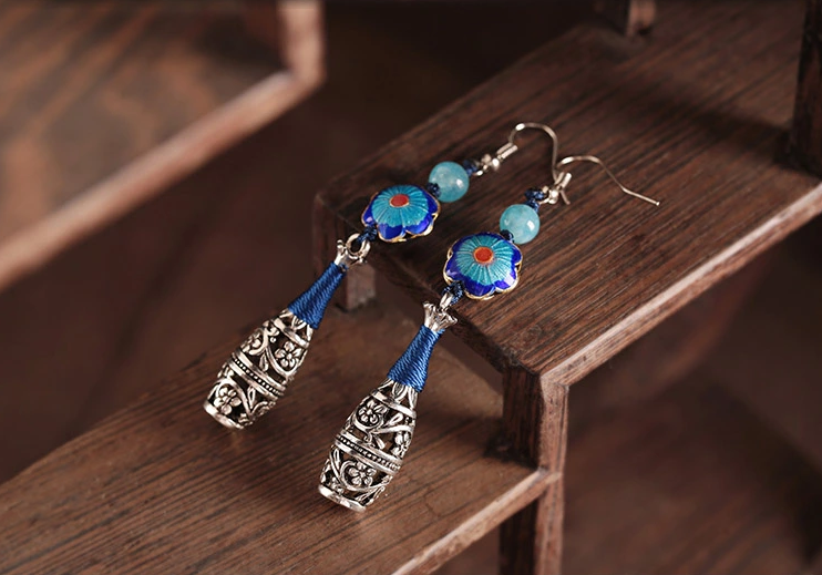 氣質(zhì)鏤空耳墜匠心啟航閱讀復(fù)古風(fēng)耳環(huán)首飾