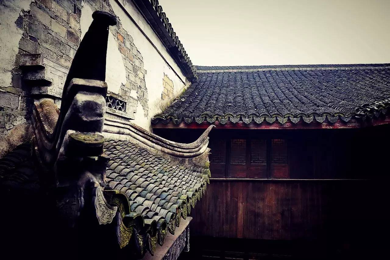 塘棲古鎮(zhèn)小茶姑娘，古鎮(zhèn)溪邊沐浴清風(fēng)滌蕩心靈