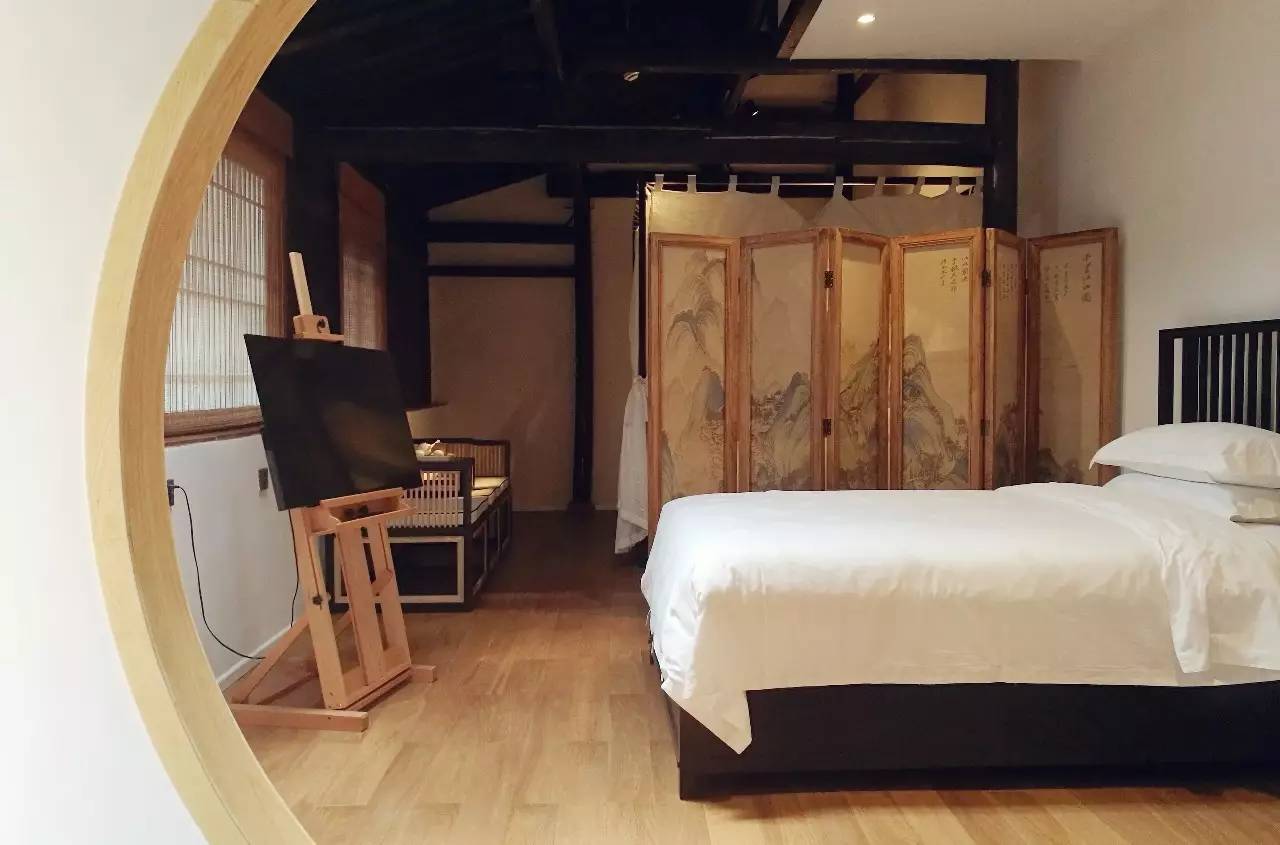 塘棲古鎮(zhèn)小茶姑娘，古鎮(zhèn)溪邊沐浴清風(fēng)滌蕩心靈