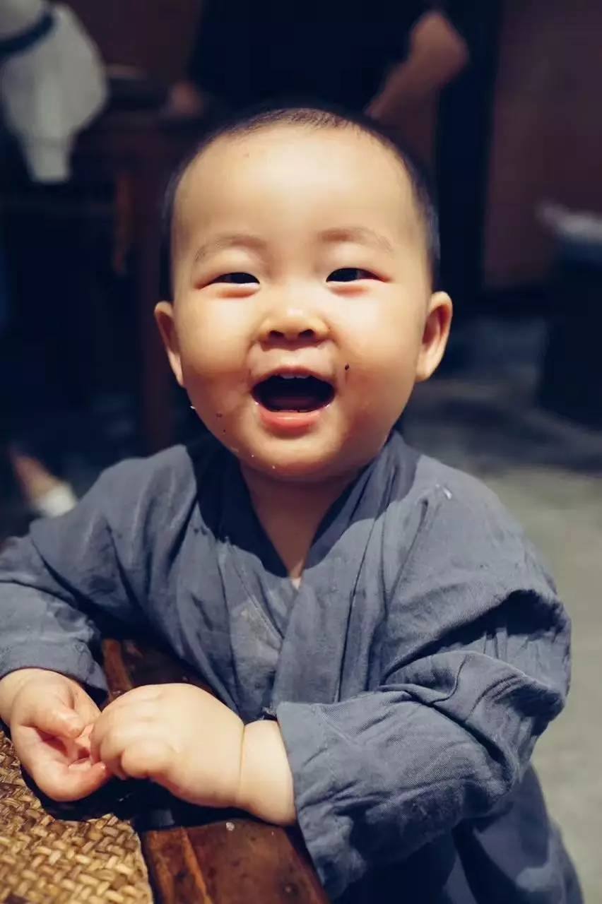 塘棲古鎮(zhèn)小茶姑娘，古鎮(zhèn)溪邊沐浴清風滌蕩心靈