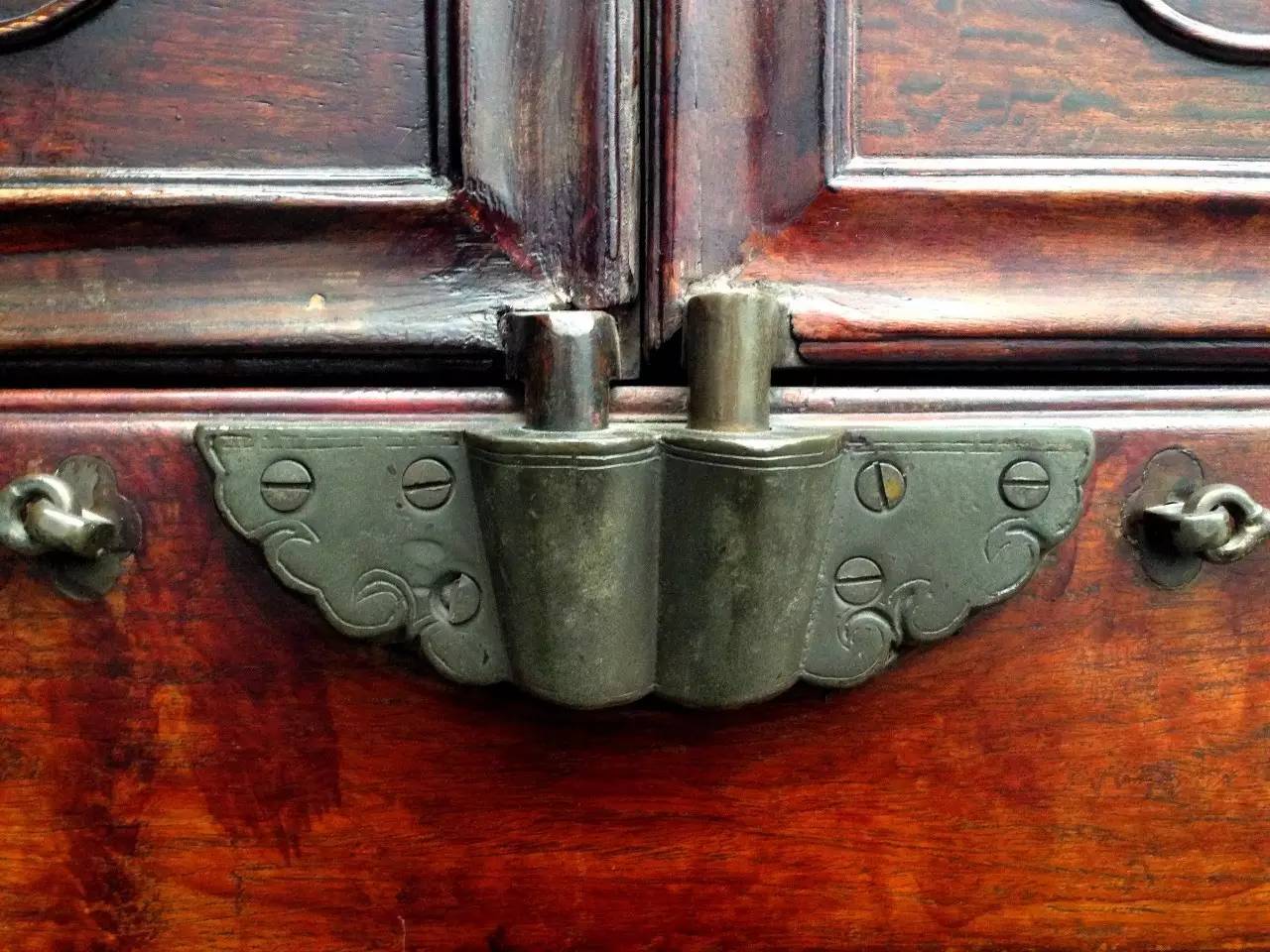 江南豪宅，淺談用紫檀和花梨木建的胡雪巖故居