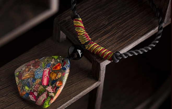 帝皇石吊墜瑪瑙復(fù)古時(shí)尚項(xiàng)鏈