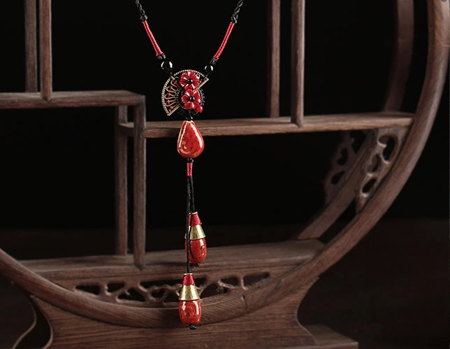 紅陶瓷吊墜復(fù)古風(fēng)毛衣鏈項鏈?zhǔn)罪? src="/yuedu/d/file/bigpic/190404/04/13-1F925113326.png" style="height: 523px; width: 750px;" / data-dSG5="29GbGu"><br / data-bjGE="B8v1Sw">
	<img alt=