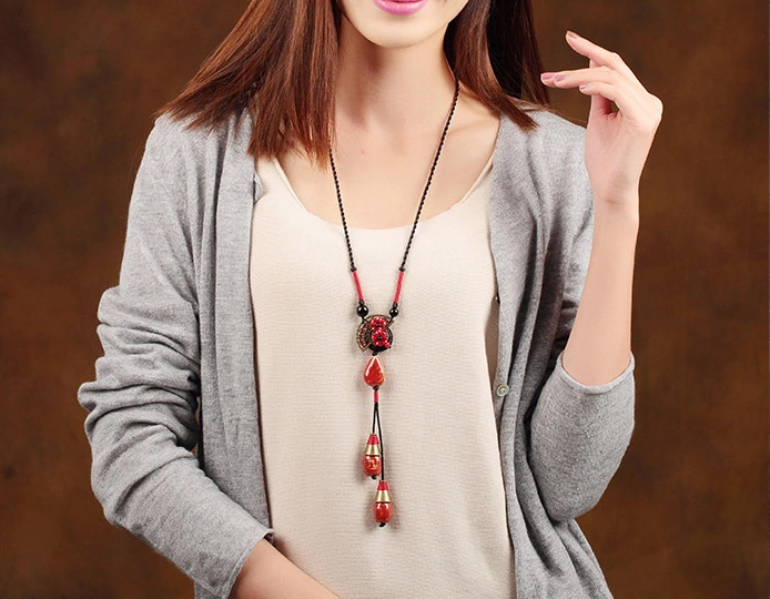 紅陶瓷吊墜復(fù)古風(fēng)毛衣鏈項鏈?zhǔn)罪? src="/yuedu/d/file/bigpic/190404/04/13-1F925113334.png" style="height: 538px; width: 750px;" / data-ZZTa="GDl4ZR"><br / data-lrNh="fxvhg0">
	<img alt=