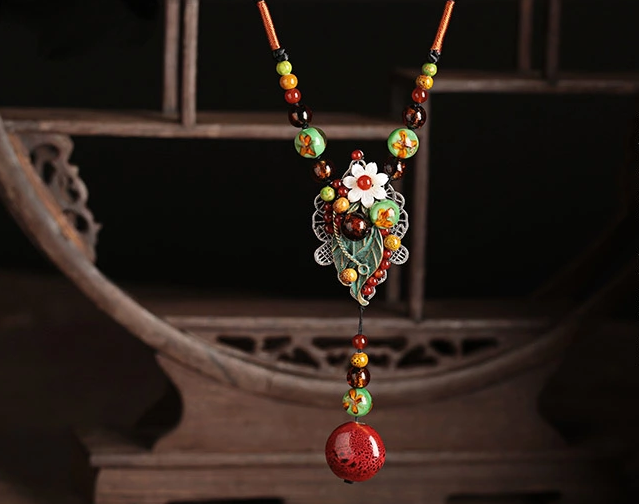 復(fù)古時(shí)尚毛衣鏈民族風(fēng)項(xiàng)鏈?zhǔn)罪? src="/yuedu/d/file/bigpic/190404/04/13-1F9251AT4.png" style="height: 564px; width: 750px;" / data-FPVr="YAsSlq"><br / data-pD9Z="3pxP2a">
	<img alt=