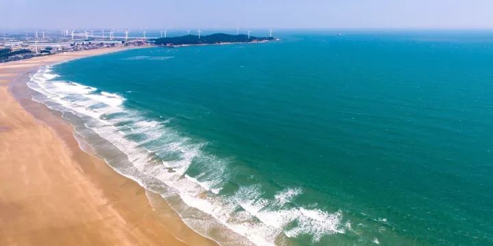 翡翠灣，在遼闊的海洋前做回?zé)o憂快樂的自我