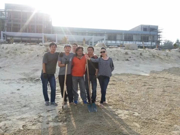 翡翠灣，在遼闊的海洋前做回?zé)o憂快樂的自我