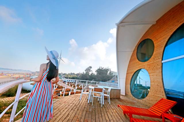 翡翠灣，在遼闊的海洋前做回?zé)o憂快樂的自我