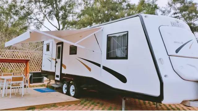 翡翠灣，在遼闊的海洋前做回?zé)o憂快樂的自我