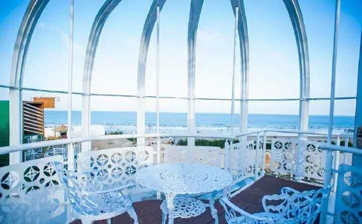 翡翠灣，在遼闊的海洋前做回?zé)o憂快樂(lè)的自我