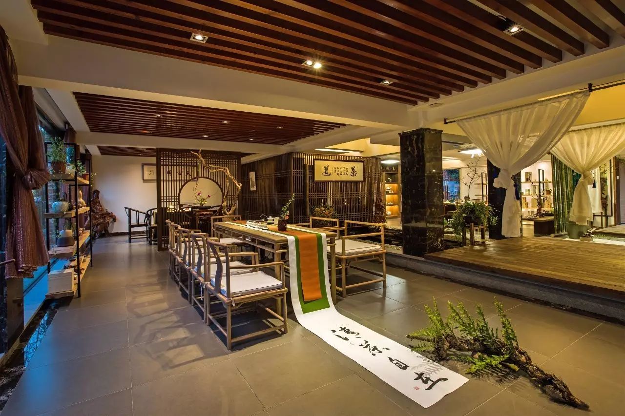 叢山茶境，一片天一座山忘了山外忘卻自己