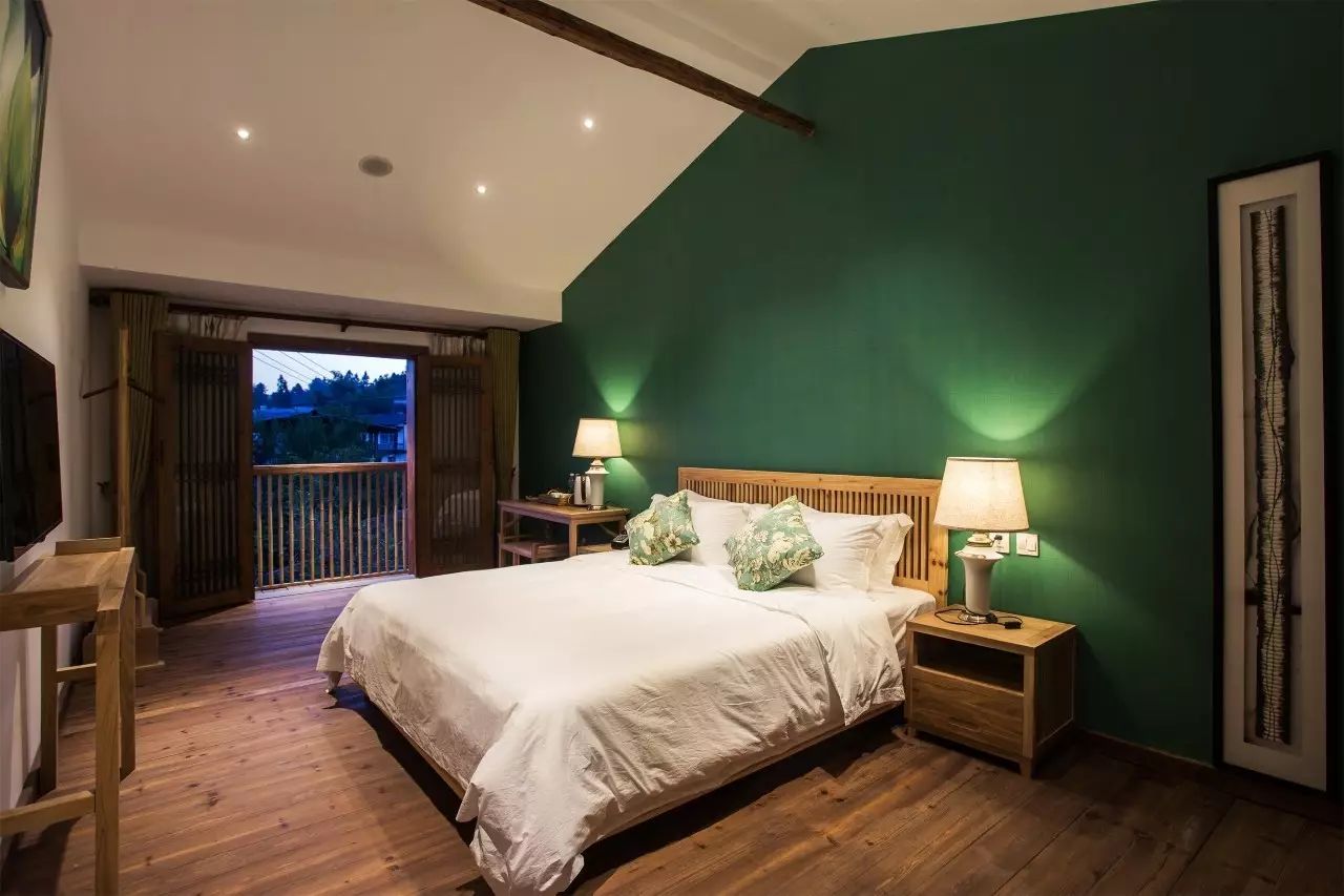 叢山茶境，一片天一座山忘了山外忘卻自己