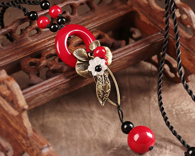 紅艷復(fù)古的毛衣鏈時(shí)尚項(xiàng)鏈?zhǔn)罪? src="/yuedu/d/file/bigpic/190404/04/13-1F92G11936.png" style="height: 519px; width: 750px;" / data-MPoy="egh5ll"><br / data-SMgb="EQ1azu">
	<img alt=