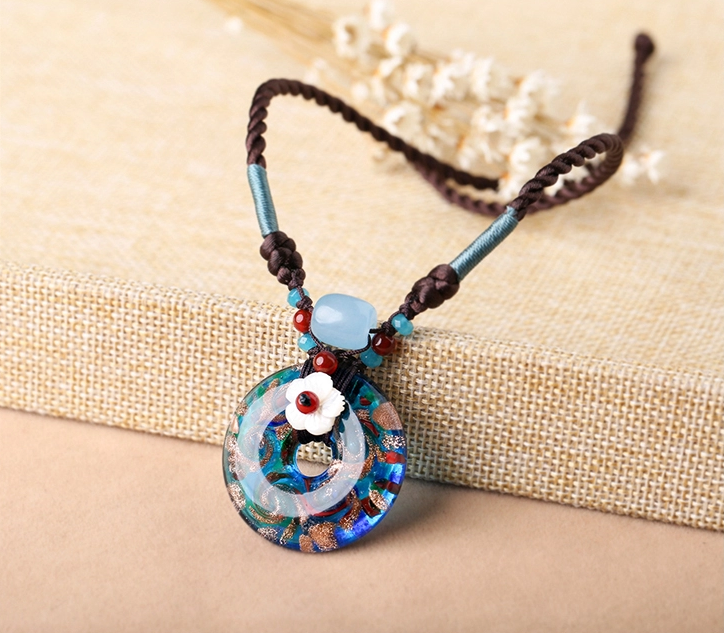 琉璃平安扣吊墜鎖骨鏈古風(fēng)項(xiàng)鏈?zhǔn)罪? src="/yuedu/d/file/bigpic/190404/04/13-1F92P93046.png" style="height: 648px; width: 750px;" / data-TQWU="MKxaew"><img alt=