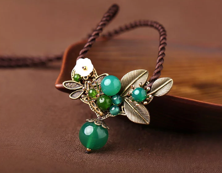 綠色瑪瑙吊墜鎖骨鏈民族風(fēng)項(xiàng)鏈?zhǔn)罪? src="/yuedu/d/file/bigpic/190404/04/13-1F92Q00941-50.png" style="height: 542px; width: 750px;" / data-U4Ie="x0z7rv"><br / data-Hdb3="gMFaRw">
	<img alt=