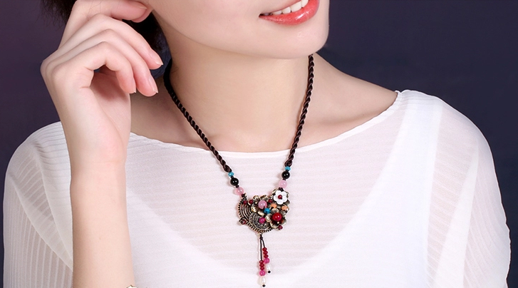 復(fù)古文藝鎖骨鏈時(shí)尚項(xiàng)氣質(zhì)項(xiàng)鏈?zhǔn)罪? src="/yuedu/d/file/bigpic/190404/04/13-1F92Q13411-50.png" style="height: 410px; width: 750px;" / data-FRHN="ostwV0"><br / data-lp40="iC5Hbg">
	<img alt=