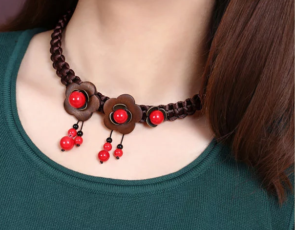 木質(zhì)花朵紅色鎖骨鏈?zhǔn)止赓|(zhì)項(xiàng)鏈?zhǔn)罪? src="/yuedu/d/file/bigpic/190404/04/13-1F92Z93615.png" style="height: 586px; width: 750px;" / data-UnKg="LqMlqe"><br / data-AQH0="rsa3Ue">
	<img alt=