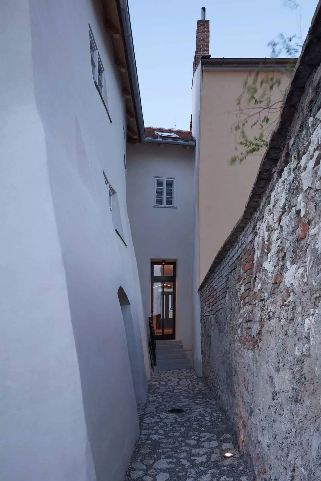 百年老房改造的民宿，古樸純美中透露出靜謐的