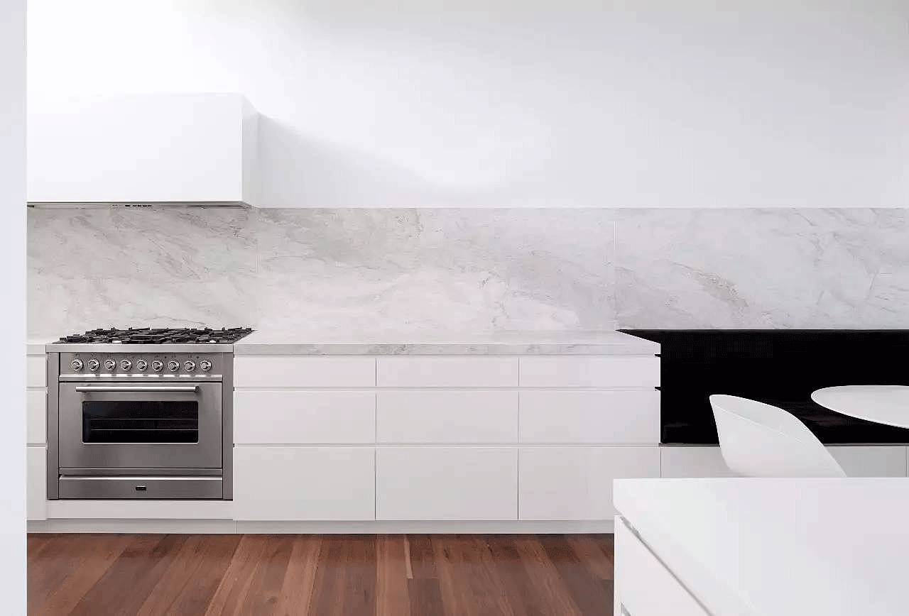 越白越簡(jiǎn)，越極致