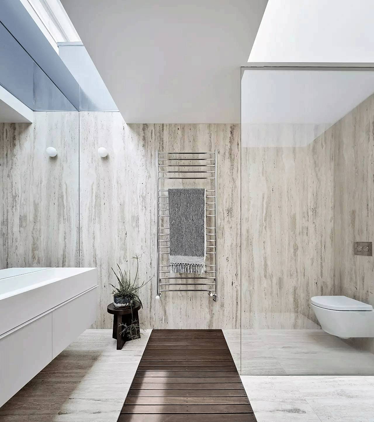 越白越簡，越極致