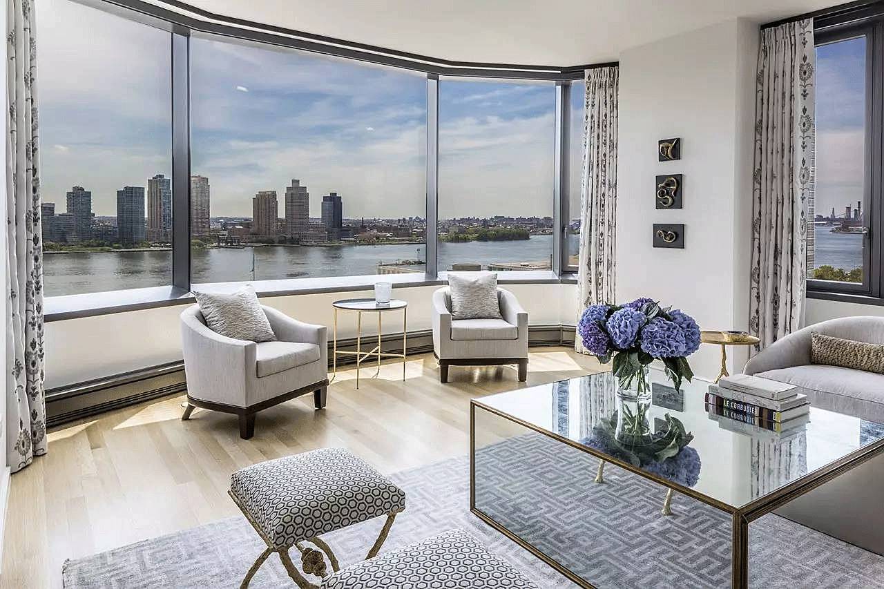 越白越簡，越極致