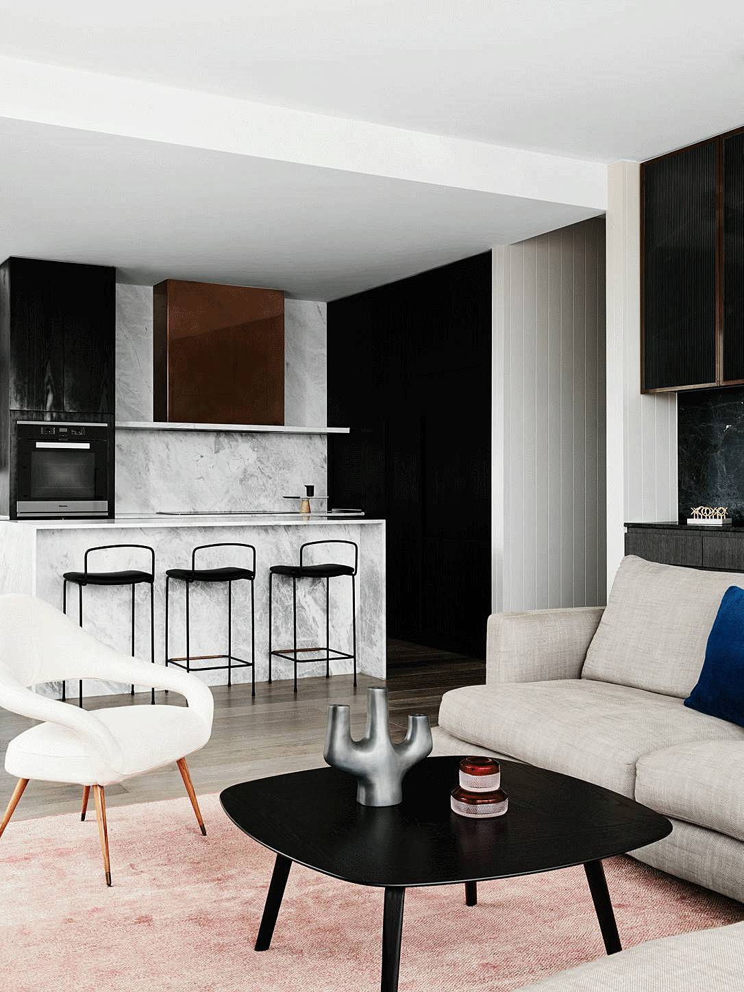 越白越簡，越極致